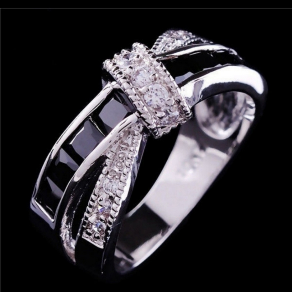 NEW 925 STERLING SILVER RING - Picture 2 of 3